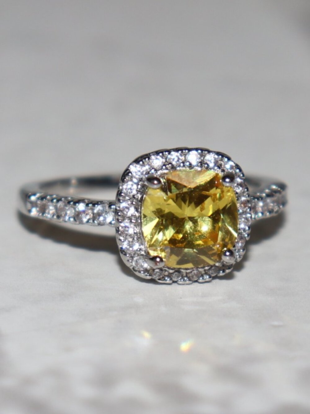 ✨ Size 9.25 Silver Ring · Yellow Cushion‑Cut Stone · NWOT